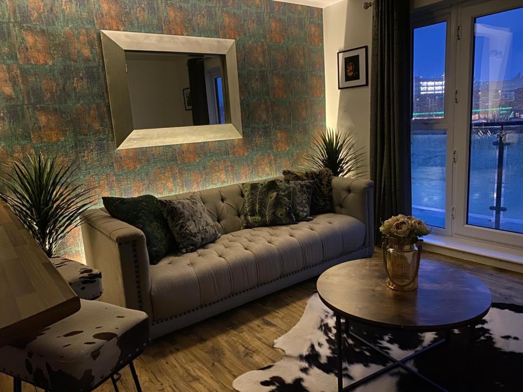 Luxury Riverfront Apartment Newport  Esterno foto