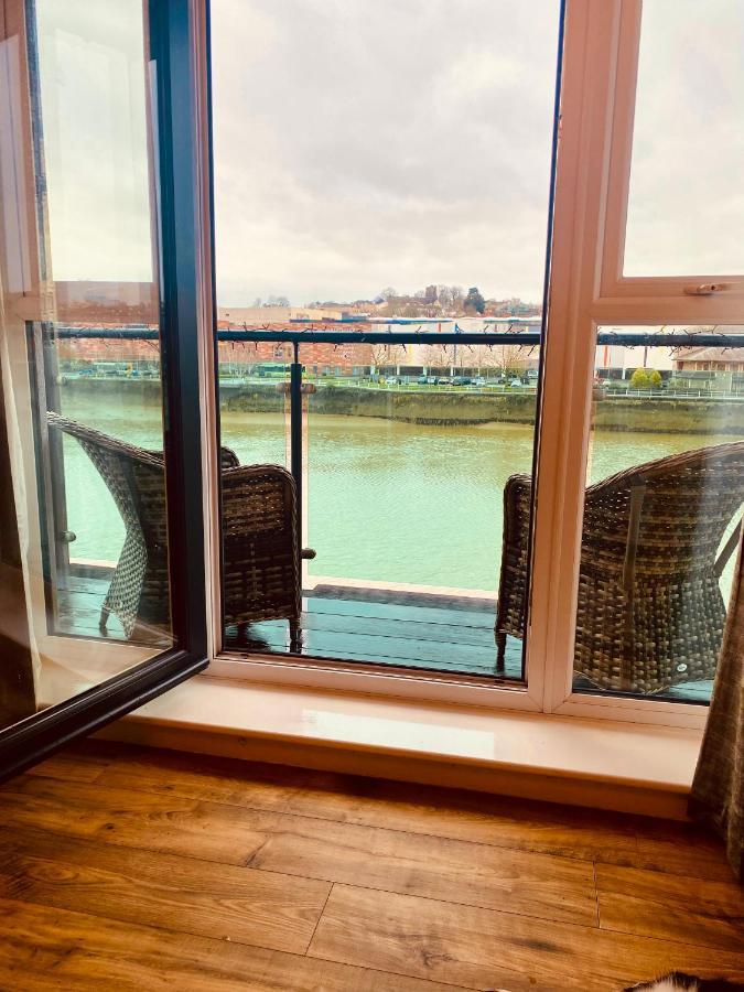 Luxury Riverfront Apartment Newport  Esterno foto